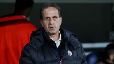 רוני לוי מאמן הפועל חיפה. קובי אליהו