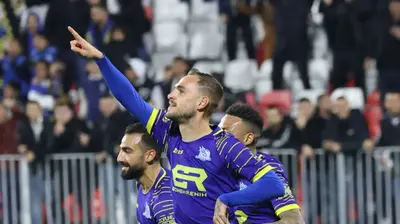 לוקאס שפנדלהופר, שחקן בני ריינה. ברני ארדוב