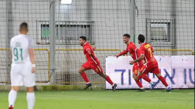 שלו הרוש ושחקני מ.ס. אשדוד חוגגים. לירון מולדובן 