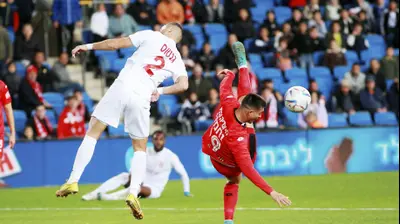 סתיו נחמני הפועל חדרה. קובי אליהו