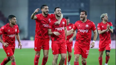 אדריאן פאון לצד שגיב יחזקאל הפועל באר שבע. דני מרון