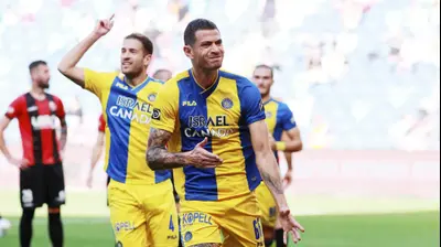 ניר ביטון מכבי תל אביב חוגג. קובי אליהו