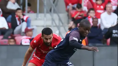 סדריק דון הפועל ירושלים לצד רועי גורדנה הפועל באר שבע. דני מרון