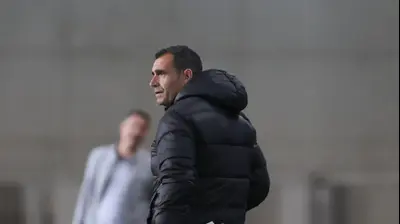 מנחם קורצקי מאמן הפועל חדרה. ברני ארדוב