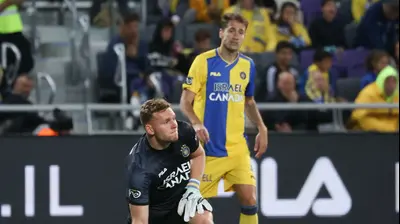 דניאל פרץ, שוער מכבי תל אביב. ברני ארדוב