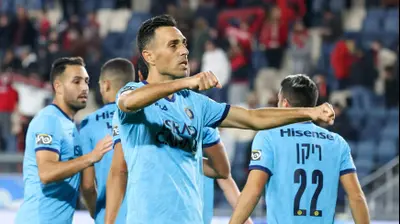 שחקן מכבי תל אביב ערן זהבי. דני מרון