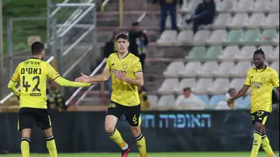 עומרי גנדלמן מכבי נתניה. לירון מולדובן 