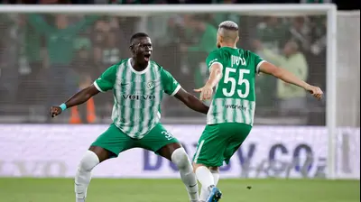 עבדולאי סק עם רמי גרשון שחקני מכבי חיפה. מאור אלקסלסי