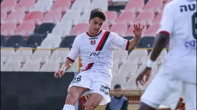 שחקן הפועל ירושלים, נדב נידם, כובש מול מ.ס. אשדוד. דני מרון