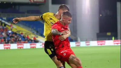 פטריק קלימלה שחקן הפועל באר שבע לפני פלאמן גלאבוב שחקן מכבי נתניה. ברני ארדוב