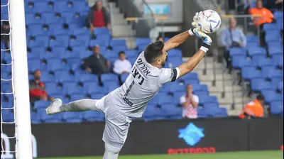 איתמר ניצן שוער מכבי נתניה. ברני ארדוב