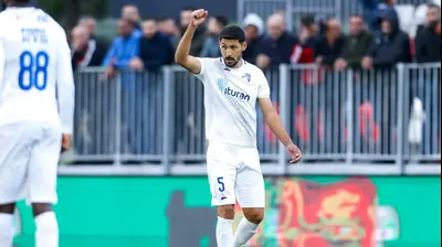 עאיד חבשי שחקן עירוני קרית שמונה חוגג שער. מאור אלקסלסי