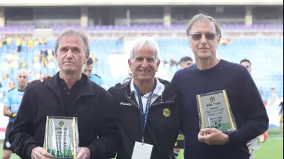 עודד מכנס עם גד מכנס מכבי נתניה. ברני ארדוב