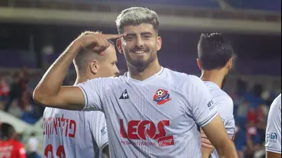 תומר יוספי שחקן הפועל חיפה חוגג שער. ברני ארדוב