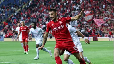 שחקן הפועל תל אביב אלכסנדר בולייביץ'. דני מרון