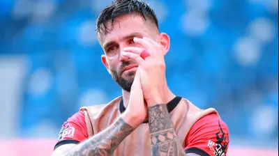 קשר הפועל חיפה חנן ממן במשחקו האחרון בקריירה. קובי אליהו