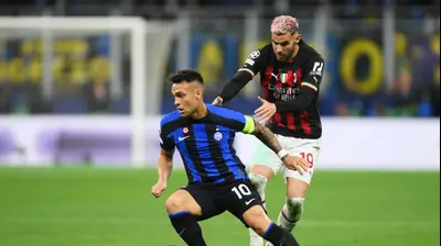 לאוטרו מרטינס אינטר לצד תאו הרננדז מילאן. GettyImages