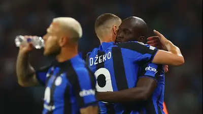 שחקן אינטר, רומלו לוקאקו, מחליף את אדין דז'קו, גמר ליגת האלופות 2023. רויטרס