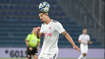 אור בלוריאן שחקן הפועל תל אביב. ברני ארדוב