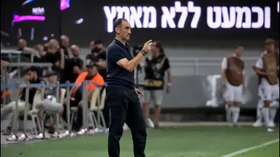 מייקל ולקאניס, מאמן הפועל תל אביב. אריאל שלום