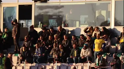 בעלי מכבי תל אביב מיטש גולדהאר במשחק נגד בריידאבליק עם ג'ק אנגלידיס, בן מנספורד. מכבי תל אביב,אתר רשמי