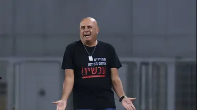 מאמן מכבי פתח תקוה בני לם. דני מרון