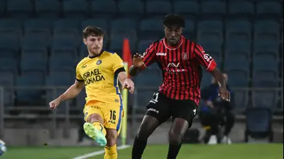 גבי קניקובסקי מכבי תל אביב מול הפועל ירושלים איינאו פרדה. ברני ארדוב