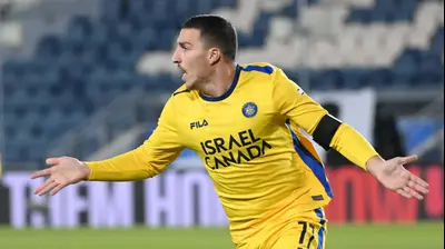 אושר דוידה שחקן מכבי תל אביב חוגג שער. ברני ארדוב