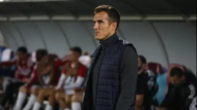 מאמן הפועל תל אביב בורחה למה. לירון מולדובן 