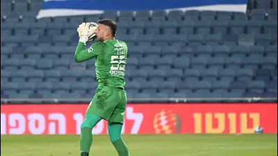 נדב זמיר שוער הפועל ירושלים. ברני ארדוב