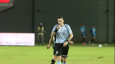 יואב מזרחי שופט כדורגל. שלומי גבאי