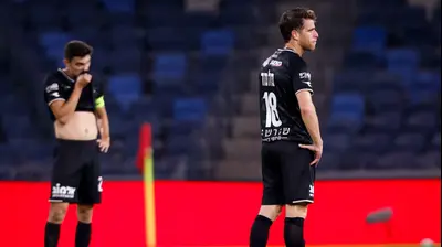 גיא מלמד שחקן הפועל חיפה מאוכזב. מאור אלקסלסי