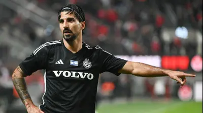 ליאור רפאלוב שחקן מכבי חיפה. ברני ארדוב