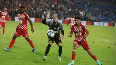 רותם חטואל הפועל באר שבע לצד ליאור רוקח הפועל חדרה. שלומי גבאי