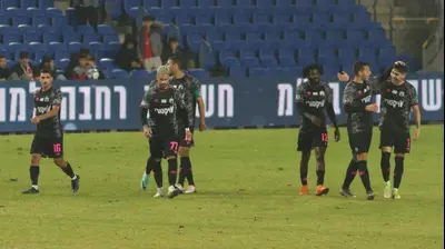 שחקני הפועל באר שבע חוגגים. שלומי גבאי