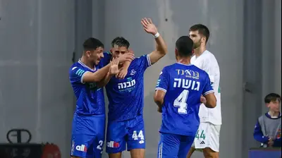 רועי אלימלך שחקן הפועל פתח תקוה מתנצל אחרי שער לרשת מכבי חיפה. דני מרון