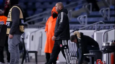 סלים טועמה מאמן הפועל תל אביב. מאור אלקסלסי