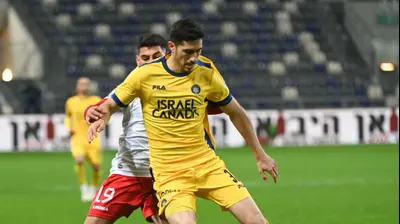 שחקן מכבי תל אביב מתן בלטקסה. ברני ארדוב