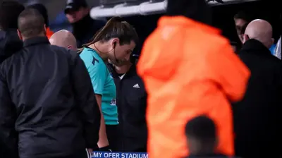 ספיר ברמן שופטת כדורגל. מאור אלקסלסי