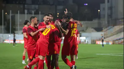 שחקני מ.ס. אשדוד חוגגים. לירון מולדובן 