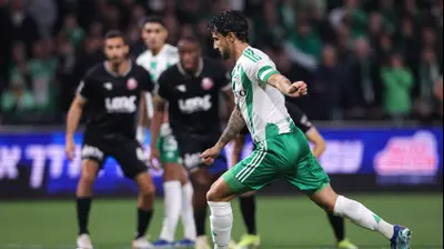 ליאור רפאלוב, קשר מכבי חיפה מחמיץ פנדל בדרבי. מאור אלקסלסי