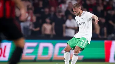 דניאל סונדגרן שחקן מכבי חיפה. מאור אלקסלסי