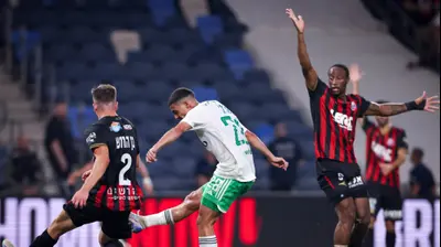 עילאי חג'ג' שחקן מכבי חיפה מול נועם בן הרוש שחקן הפועל חיפה. מאור אלקסלסי