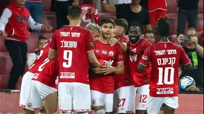 שחקני הפועל באר שבע חוגגים. דני מרון