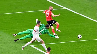 שחקן נבחרת אוסטריה קונרד ליימר מול נבחרת פולין. רויטרס