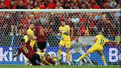 שחקן נבחרת בלגיה יורי טילמאנס כובש נגד אוקראינה. רויטרס