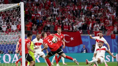 מריח דמירל שחקן נבחרת טורקיה כובש מול נבחרת אוסטריה. GettyImages