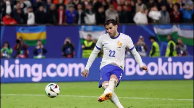 תאו הרננדז, שחקן נבחרת צרפת, כובש פנדל. Lars Baron,GettyImages