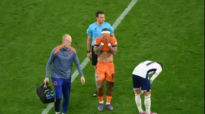 ממפיס דפאי שחקן נבחרת הולנד יוצא בגלל פציעה. Justin Setterfield,GettyImages