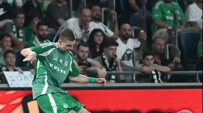 אולכסנדר סירוטה שחקן מכבי חיפה. ברני ארדוב